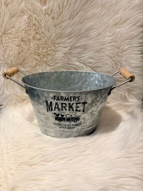Farmers Market Galvanized Metal Tub with Wood Handles - Silver